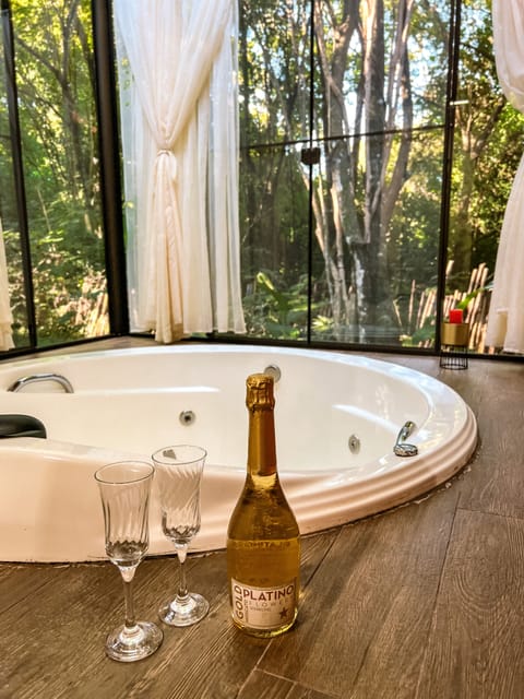 Premium Cabin | Private spa tub