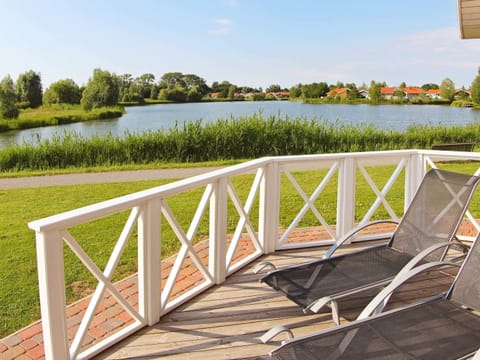 House | Water view