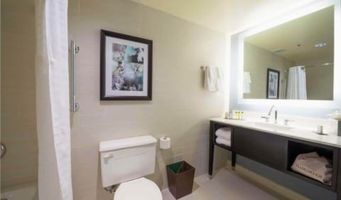 Family Suite, 2 Queen Beds, Non Smoking (Deluxe) | Bathroom shower