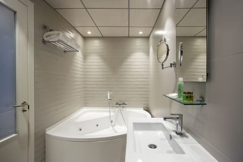 Design Double Room, Jetted Tub (Vistas al castillo) | Jetted tub