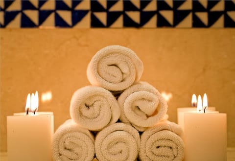 Couples treatment rooms, steam room, body treatments, aromatherapy