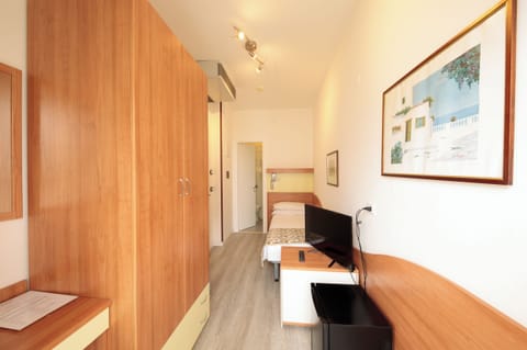 Classic Single Room, Balcony | In-room safe, desk, free cribs/infant beds, free WiFi