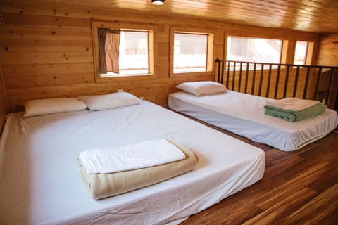 Deluxe Cabin, 1 Bedroom (Loft) | Individually decorated, individually furnished, iron/ironing board