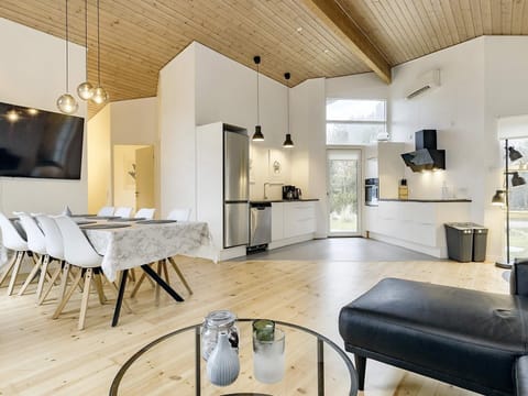 House | Private kitchen | Highchair