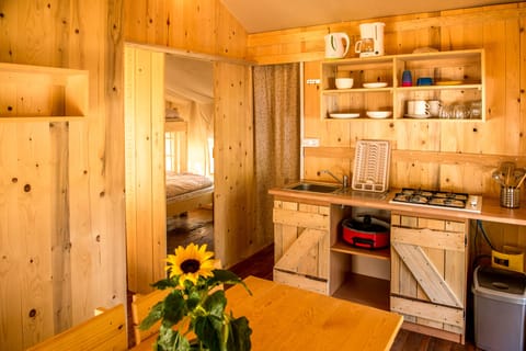 Deluxe Tent | Private kitchenette | Mini-fridge, stovetop, coffee/tea maker, electric kettle