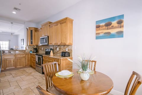 Premier Condo, 2 Bedrooms | In-room dining