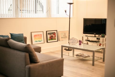 Apartment | Living room | 46-inch flat-screen TV with digital channels, TV, Netflix