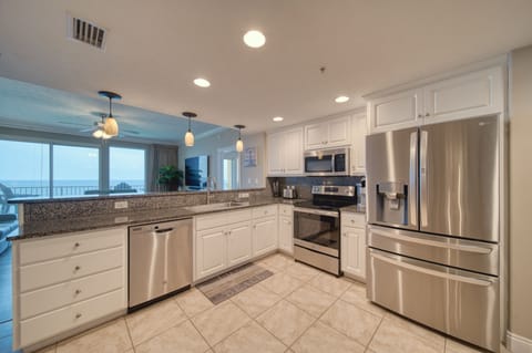 Condo, Multiple Beds, Balcony (Treasure Island 1405) | Private kitchen | Fridge, microwave, oven, stovetop