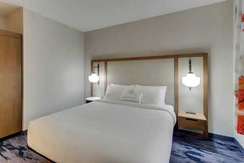 Room, 1 King Bed | Premium bedding, in-room safe, desk, laptop workspace