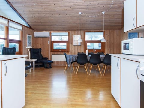 House | Private kitchen | Highchair