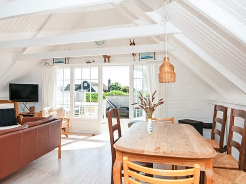 House | Dining