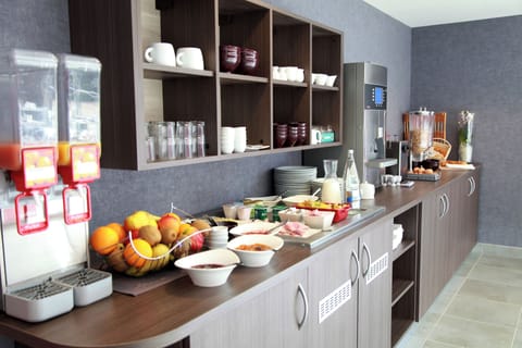 Daily buffet breakfast for a fee