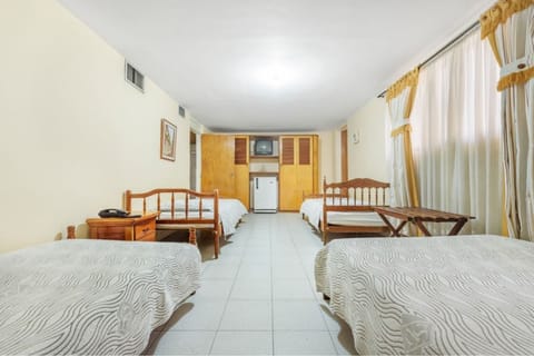 Economic Quintuple Room | Premium bedding, free WiFi, bed sheets