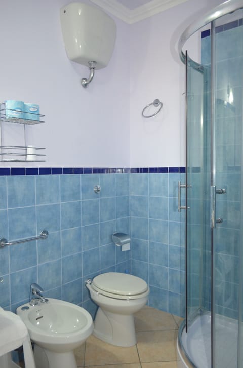 Double or Twin Room, Sea View | Bathroom | Shower, rainfall showerhead, free toiletries, hair dryer