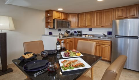 Suite, 2 Bedrooms | Private kitchen | Fridge, microwave, coffee/tea maker, electric kettle