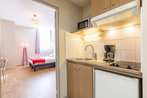 Superior Studio, 1 Double Bed | Private kitchen | Fridge, microwave, stovetop, dishwasher