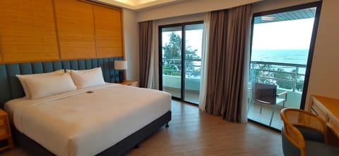 Executive Suite, 1 King Bed, Sea Facing (Renovated) | View from room