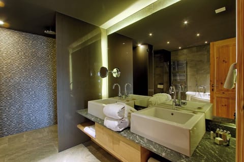 Royal Suite, Balcony, Mountain View | Bathroom | Free toiletries, bathrobes, slippers, bidet