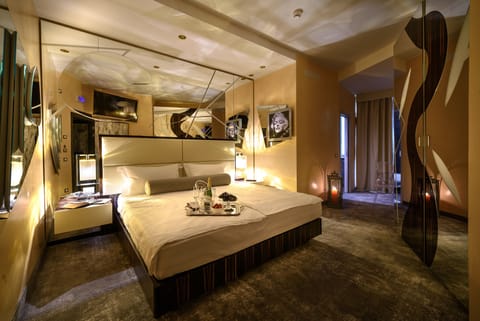 Superior Double Room (theme room) | In-room safe, cribs/infant beds, free WiFi