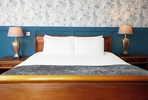 Superior Double Room | Desk, iron/ironing board, free WiFi, bed sheets