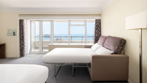 Premium Room, 1 King Bed, Balcony | Premium bedding, Select Comfort beds, in-room safe, desk