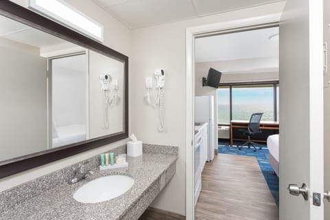 Three Queen Suite Beachfront with Kitchen | Bathroom | Hair dryer, towels