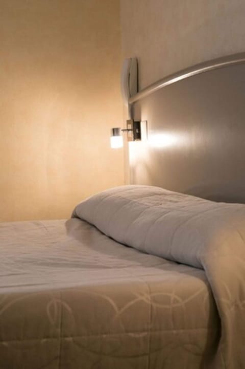 Standard Double Room Single Use | Premium bedding, desk, laptop workspace, soundproofing