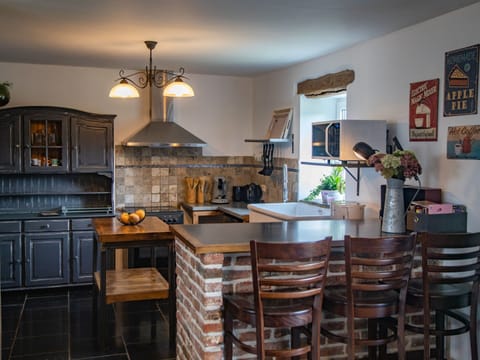 Cottage | Private kitchen | Highchair, cookware/dishes/utensils