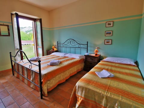 House | 1 bedroom, individually furnished, bed sheets