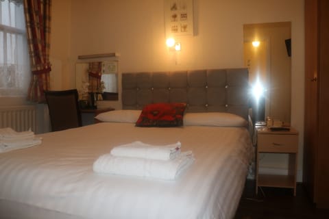 Double Room, Shared Bathroom | Desk, blackout drapes, iron/ironing board, free WiFi