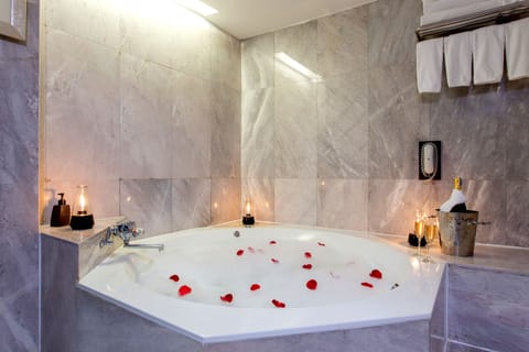 Executive Suite, 2 Queen Beds, Terrace | Private spa tub