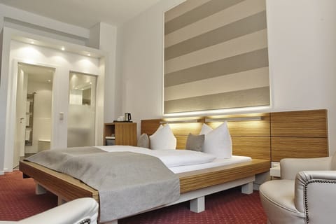 Superior Double Room | Hypo-allergenic bedding, minibar, in-room safe, individually decorated