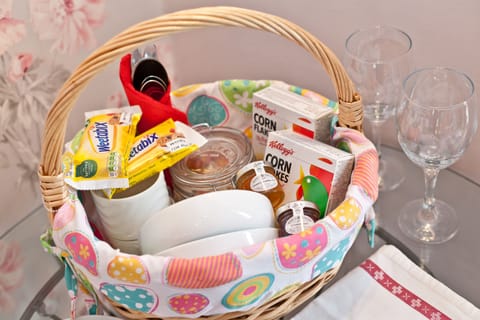 Daily full breakfast (GBP 13 per person)