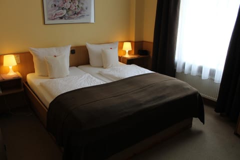 Individually furnished, desk, soundproofing, cribs/infant beds