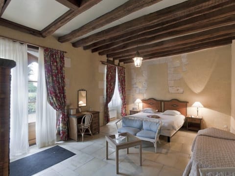 Room, Pool View | Premium bedding, blackout drapes, soundproofing, free WiFi