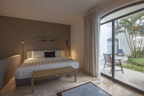 Suite, 1 Bedroom, 1 King Bed (Estefanos) | Egyptian cotton sheets, premium bedding, in-room safe, desk