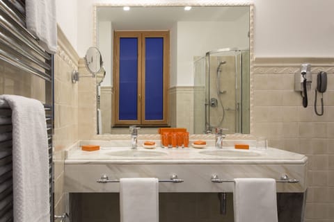 Classic Double Room, Sea View | Bathroom | Eco-friendly toiletries, hair dryer, bathrobes, slippers