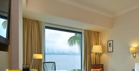 Sea View Room Double Bed | Premium bedding, minibar, in-room safe, desk