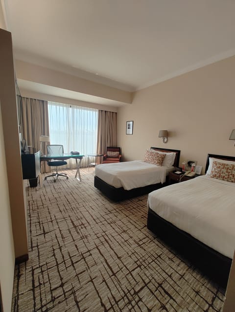 Sea View Room Twin Beds | Premium bedding, minibar, in-room safe, desk