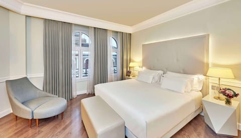 Junior Suite | Premium bedding, minibar, in-room safe, desk