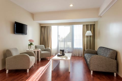 Superior Room, Corner (View) | Premium bedding, down comforters, pillowtop beds, minibar