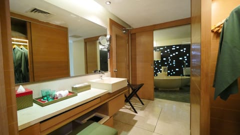 Superior Room | Minibar, in-room safe, desk, free WiFi