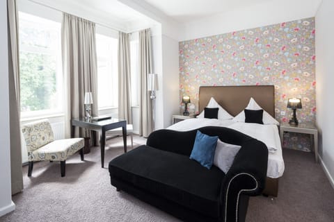 Superior Double Room (Plus) | Hypo-allergenic bedding, free minibar, in-room safe, desk