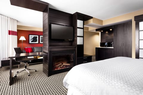 Suite, 1 King Bed, Fireplace | Premium bedding, down comforters, pillowtop beds, in-room safe