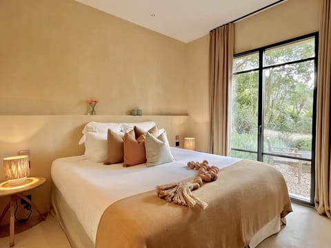 Junior Suite, 1 King Bed, Terrace, Garden View | Premium bedding, minibar, individually decorated, individually furnished