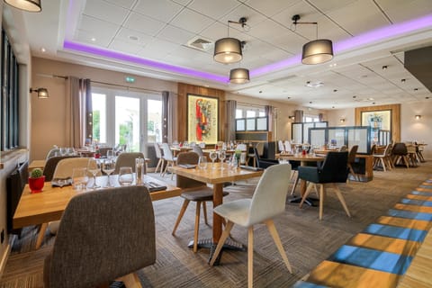 Lunch and dinner served, local cuisine