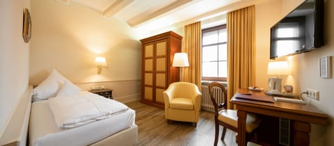 Standard Single Room | Premium bedding, minibar, in-room safe, individually decorated