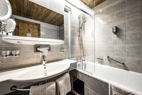 Superior Double Room (Nederkogel) | In-room safe, free WiFi, bed sheets