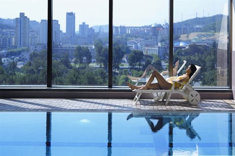 Indoor pool, sun loungers