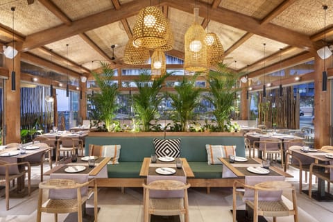 2 restaurants, breakfast, lunch, dinner served; Spanish cuisine